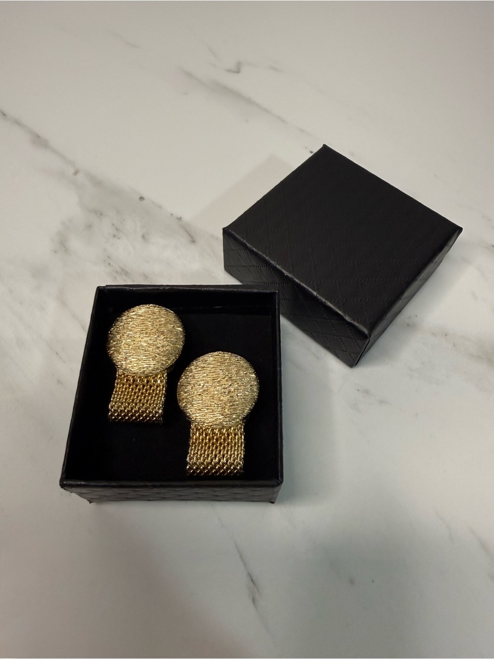 Gold Tone Mesh Cuff links - Picture 9 of 9
